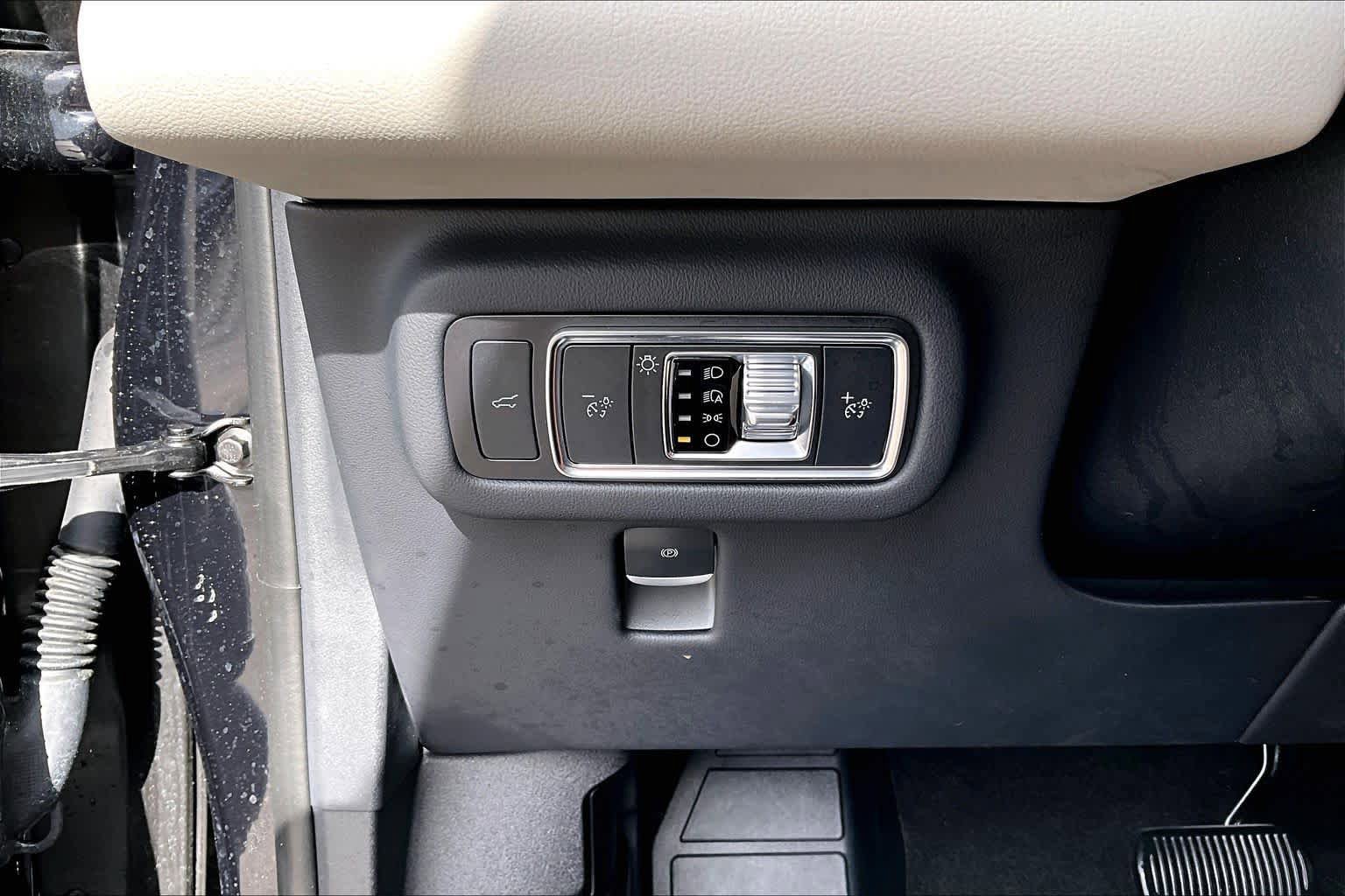 Used 2024 Lincoln Nautilus Reserve w/ Equipment Group 203A AWD/4WD image 33