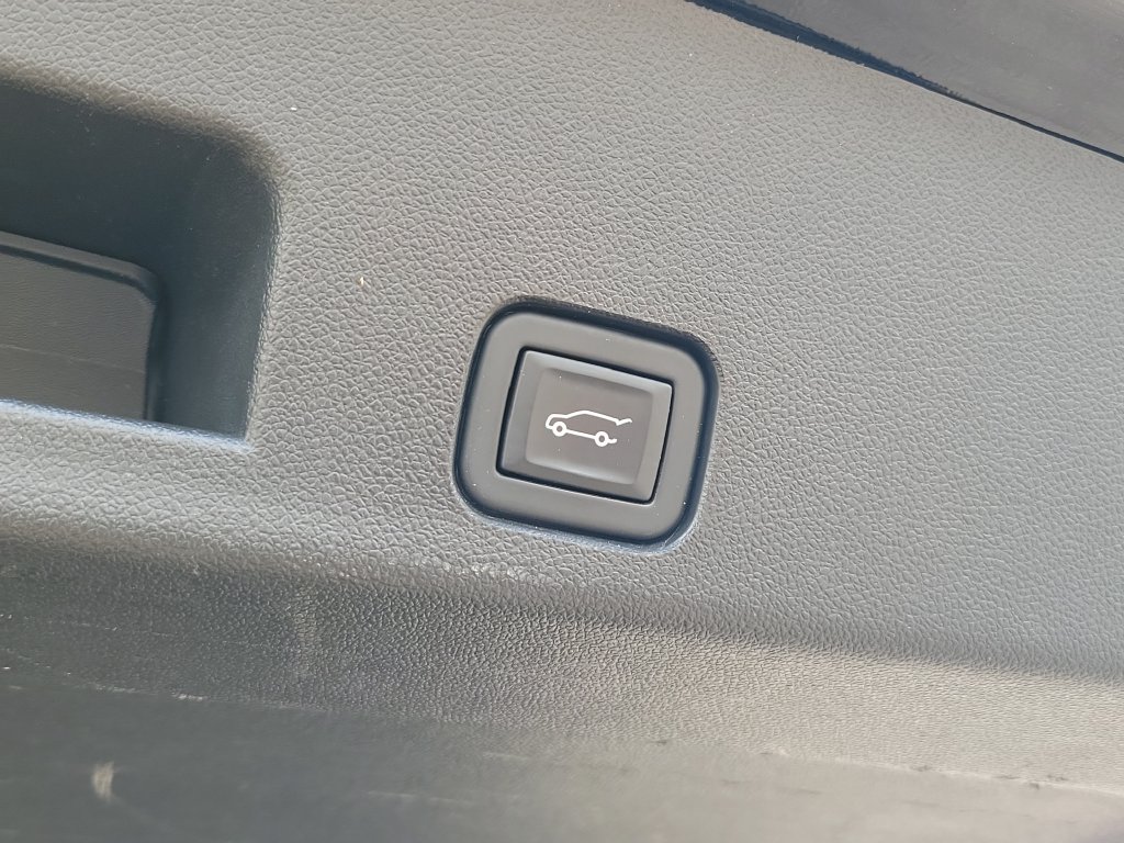 Used 2024 Chevrolet Traverse LS FWD image 34