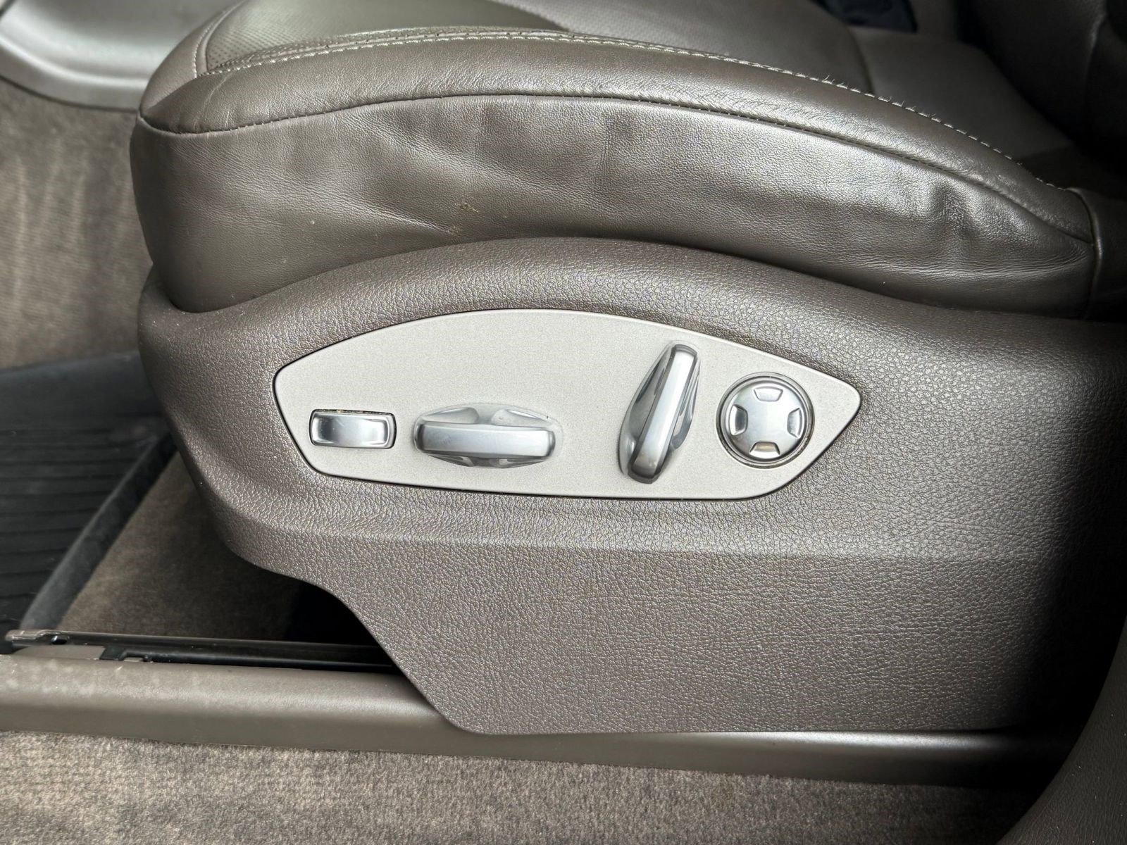 Used 2020 Porsche Macan AWD image 14