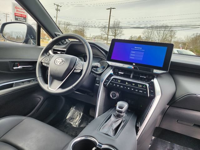 Used 2023 Toyota Venza XLE AWD/4WD image 13