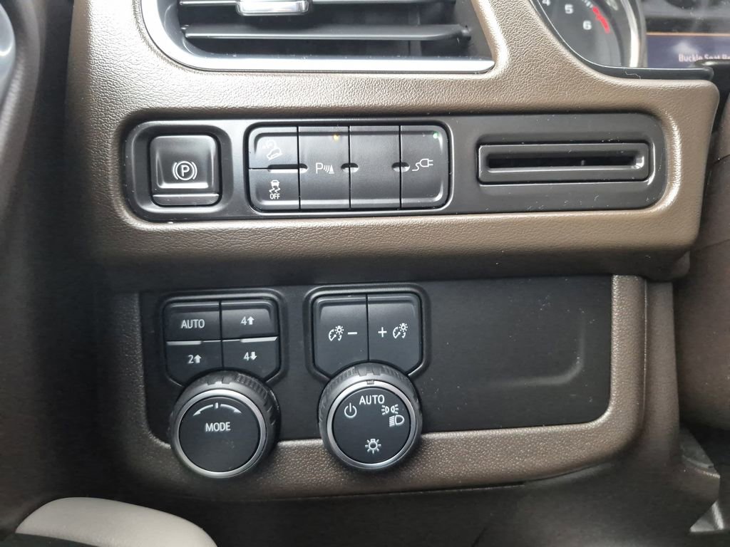 Used 2021 Chevrolet Tahoe Z71 image 28