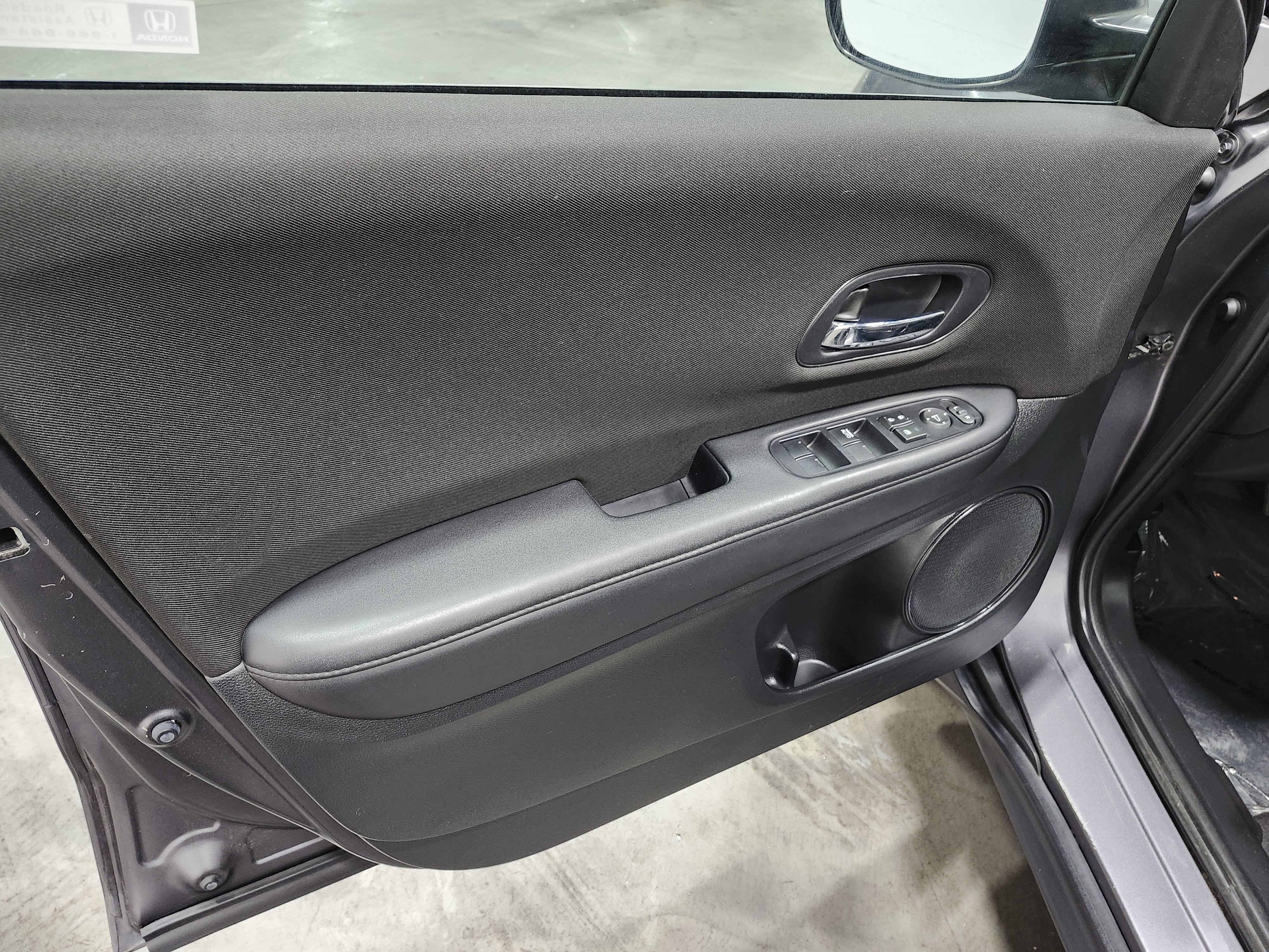 Used 2018 Honda HR-V LX image 23