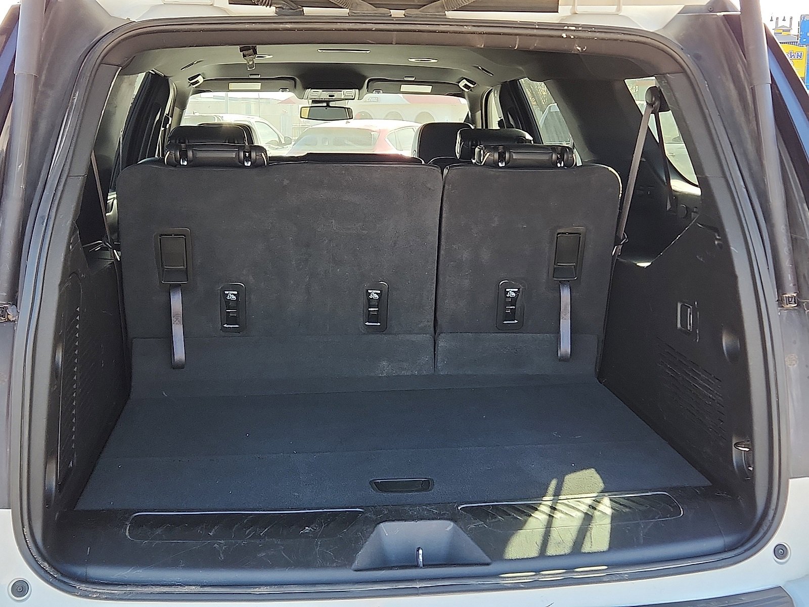 Used 2023 GMC Yukon XL SLT image 8