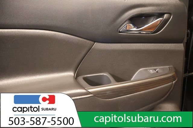 Used 2017 GMC Acadia SLT AWD/4WD image 30