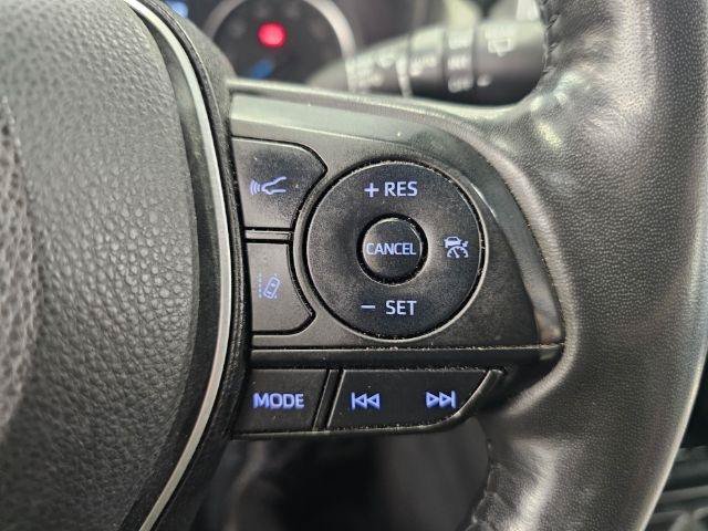 Used 2022 Toyota RAV4 XLE Premium AWD/4WD image 17