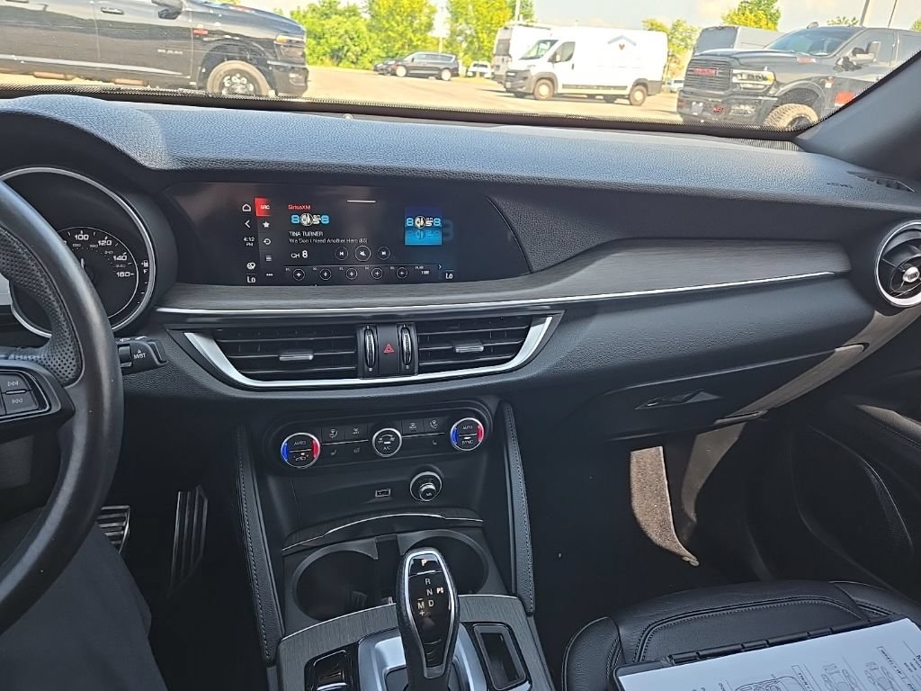 Used 2022 Alfa Romeo Stelvio Ti AWD/4WD image 19