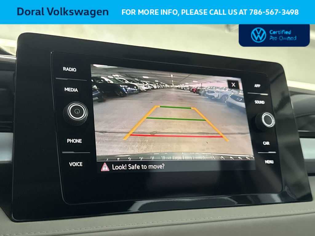 Used 2025 Volkswagen Taos SE FWD image 19