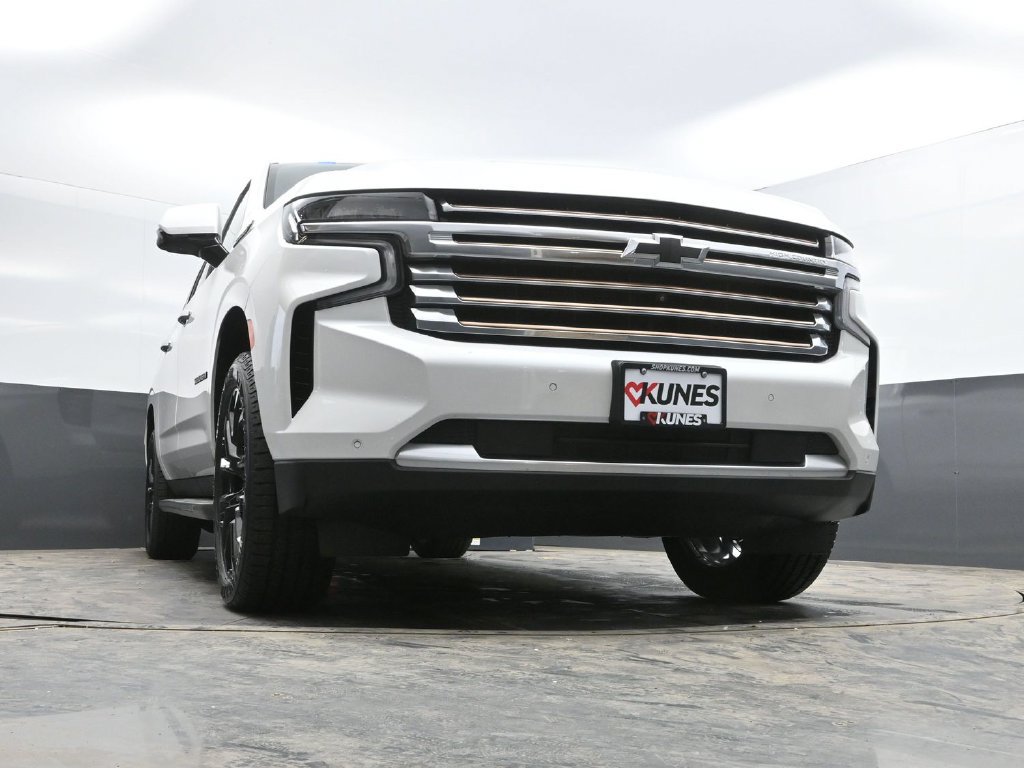 Used 2023 Chevrolet Suburban High Country w/ Max Trailering Package AWD/4WD image 32