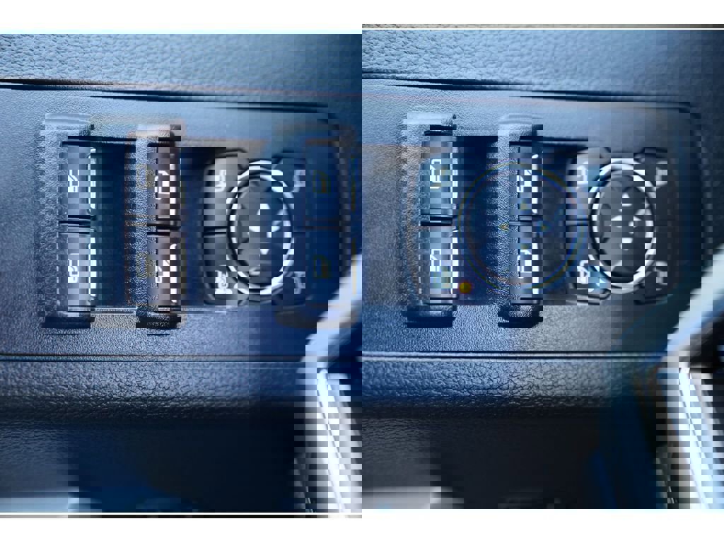 Used 2018 Ford F150 Lariat image 31