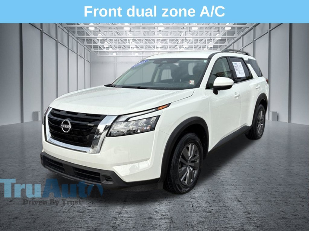 Used 2025 Nissan Pathfinder SV AWD/4WD image 3