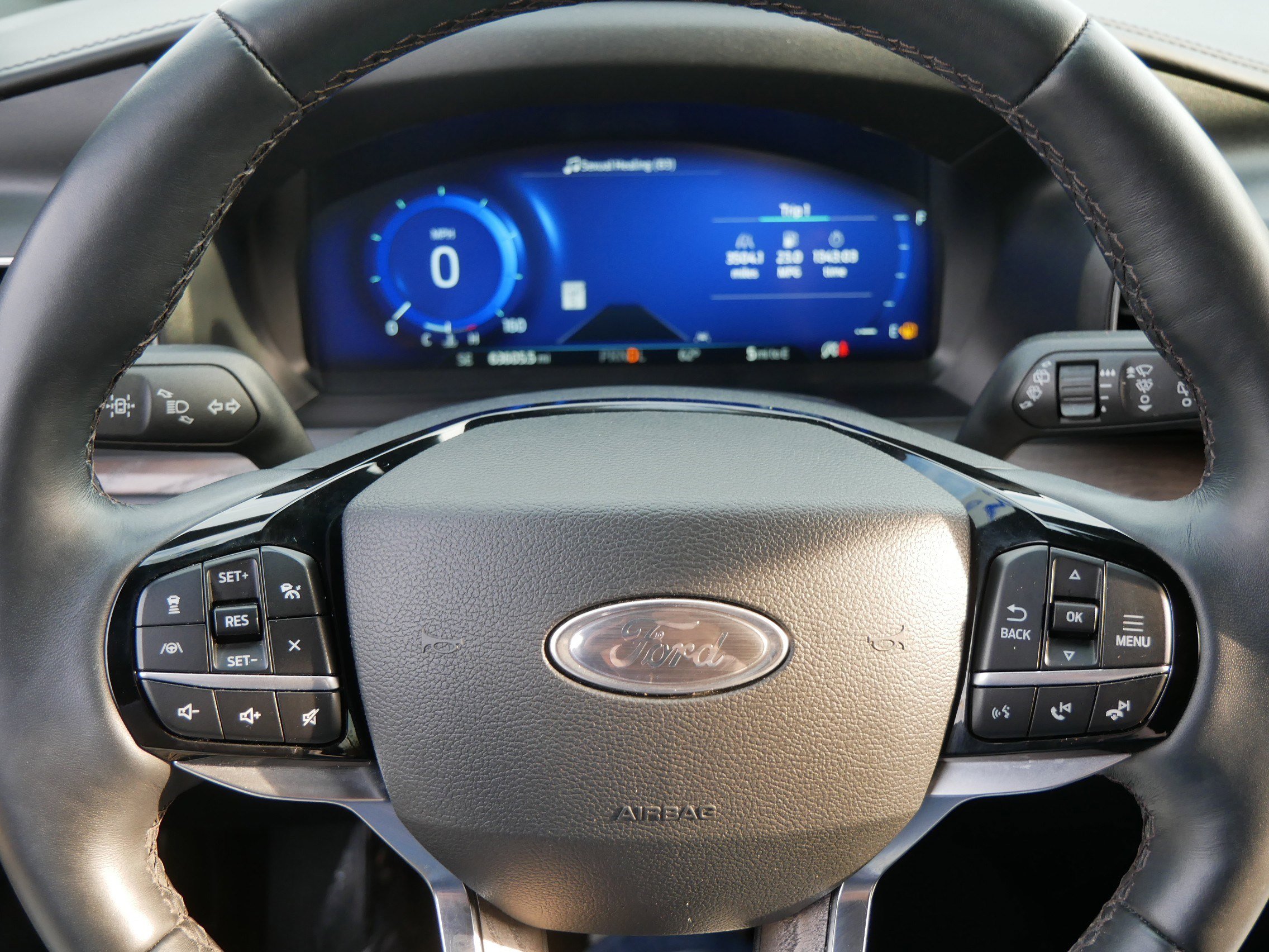 Certified 2022 Ford Explorer Platinum w/ Equipment Group 601A image 26