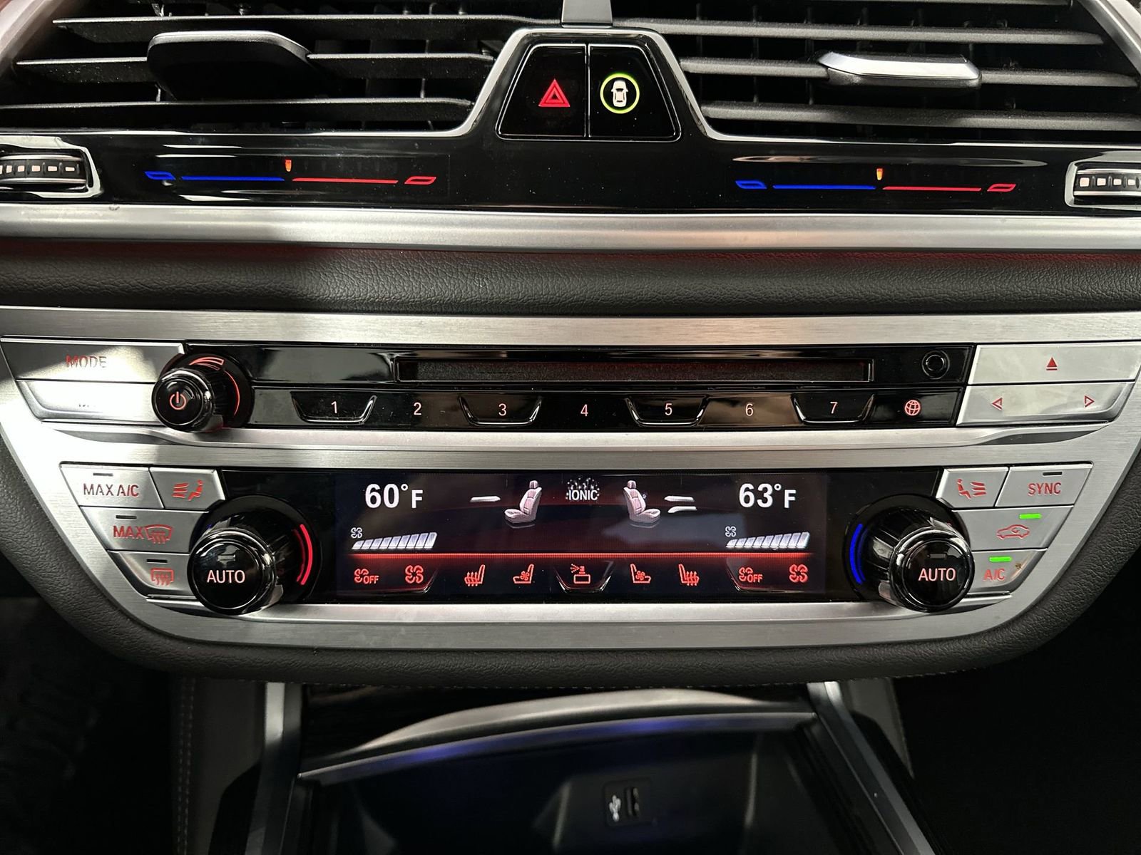 Used 2019 BMW 750i w/ Executive Package image 23