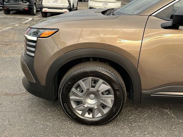 Used 2025 Nissan Kicks S AWD/4WD image 7