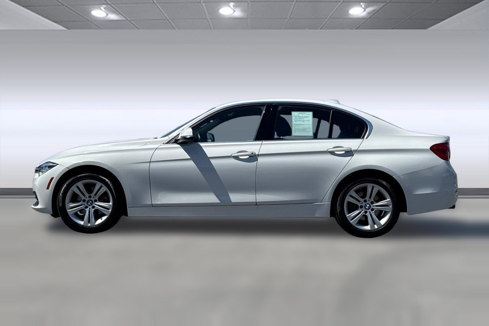 Used 2018 BMW 330i Sedan RWD image 2