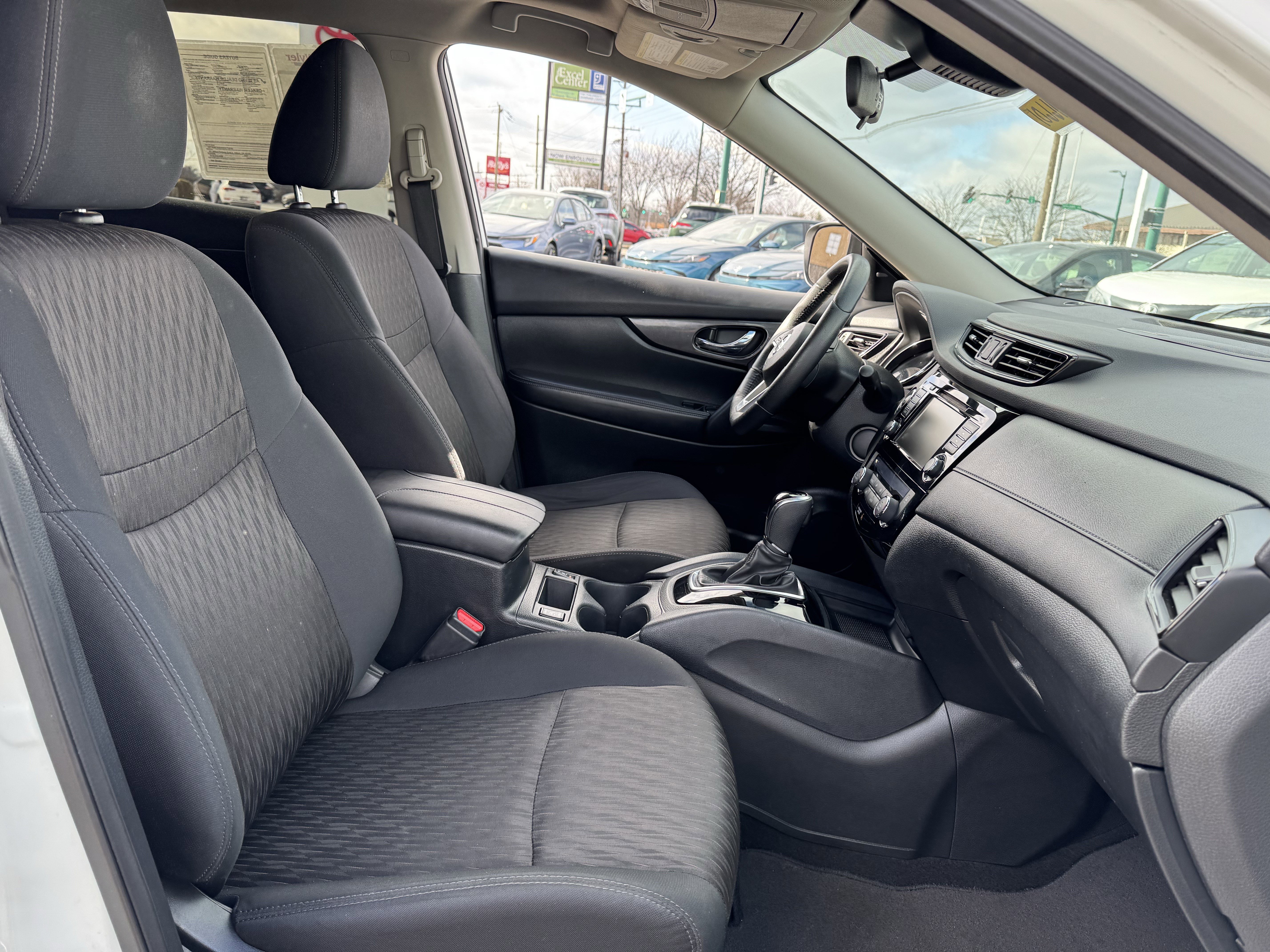 Used 2019 Nissan Rogue SV w/ Premium Package image 40
