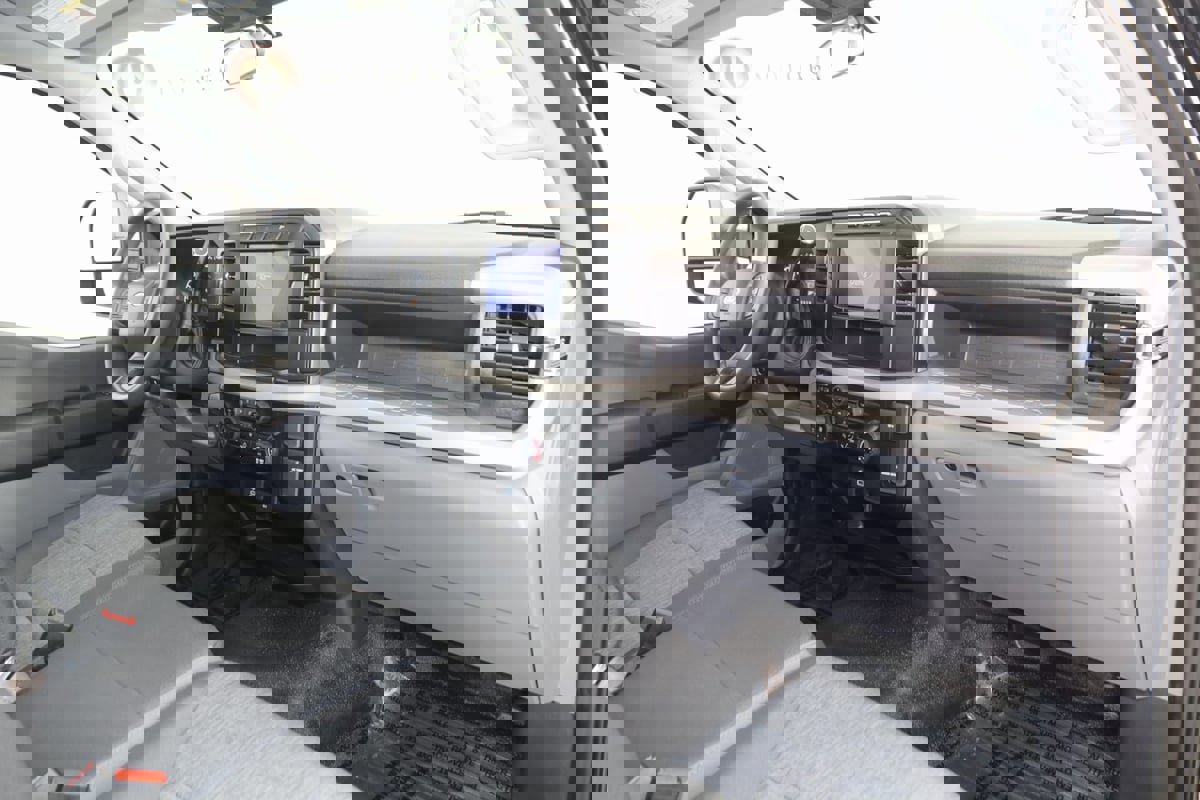 Used 2024 Ford F350 XL w/ Snow Plow/Camper Package image 37