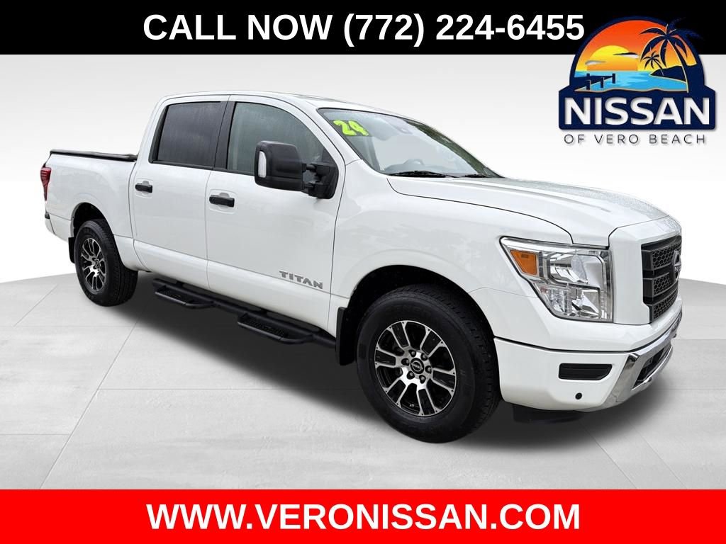 Used 2024 Nissan Titan SV w/ SV Convenience Package image 1