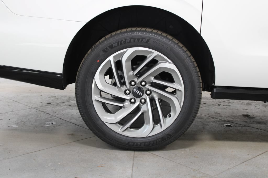 New 2026 Lincoln Navigator L Reserve AWD/4WD image 12