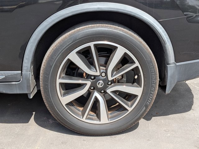 Used 2018 Nissan Rogue SL w/ Premium Package FWD image 3