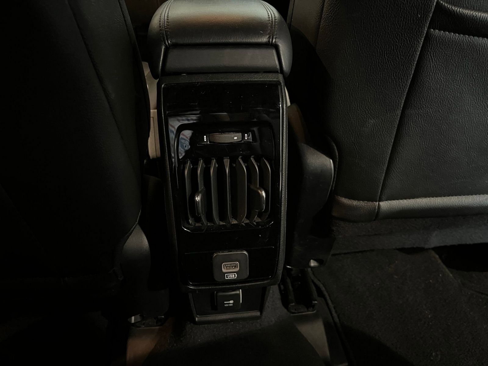 Used 2025 Jeep Compass Limited AWD/4WD image 23