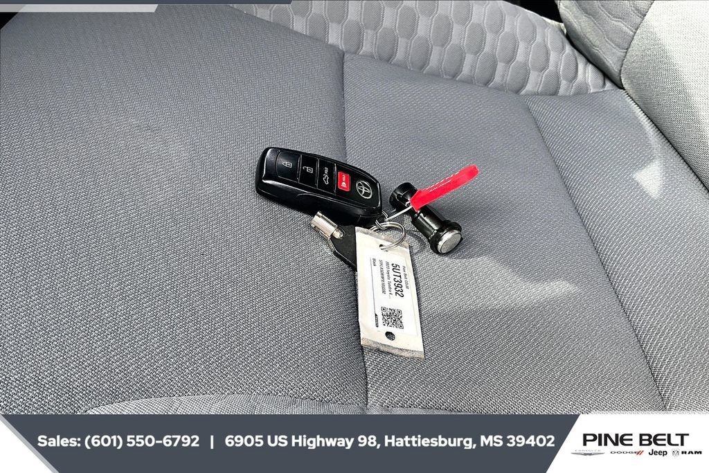 Used 2023 Toyota Tundra SR5 image 9