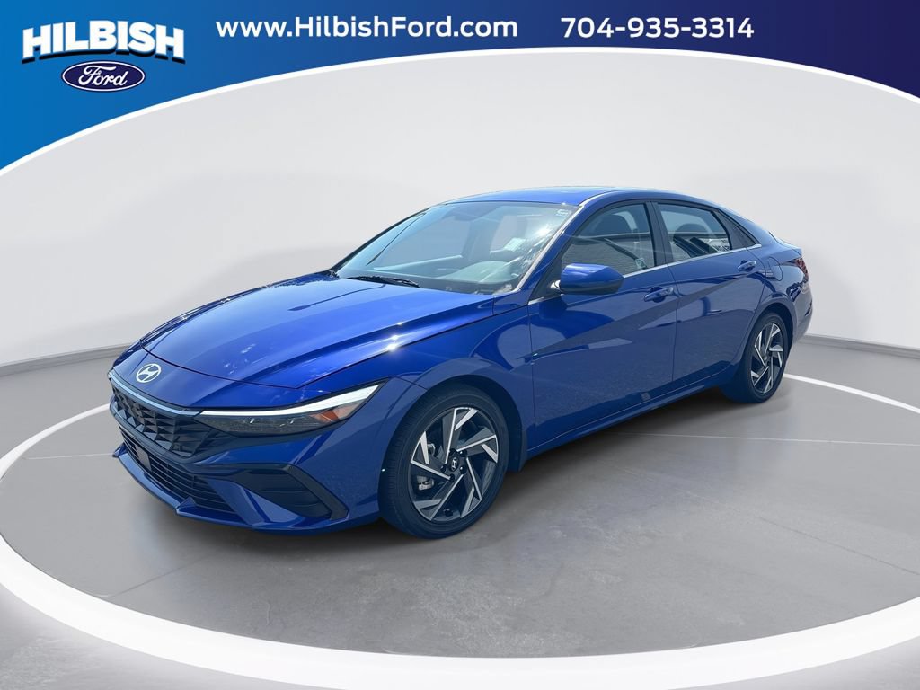 Used 2025 Hyundai Elantra SEL FWD image 1