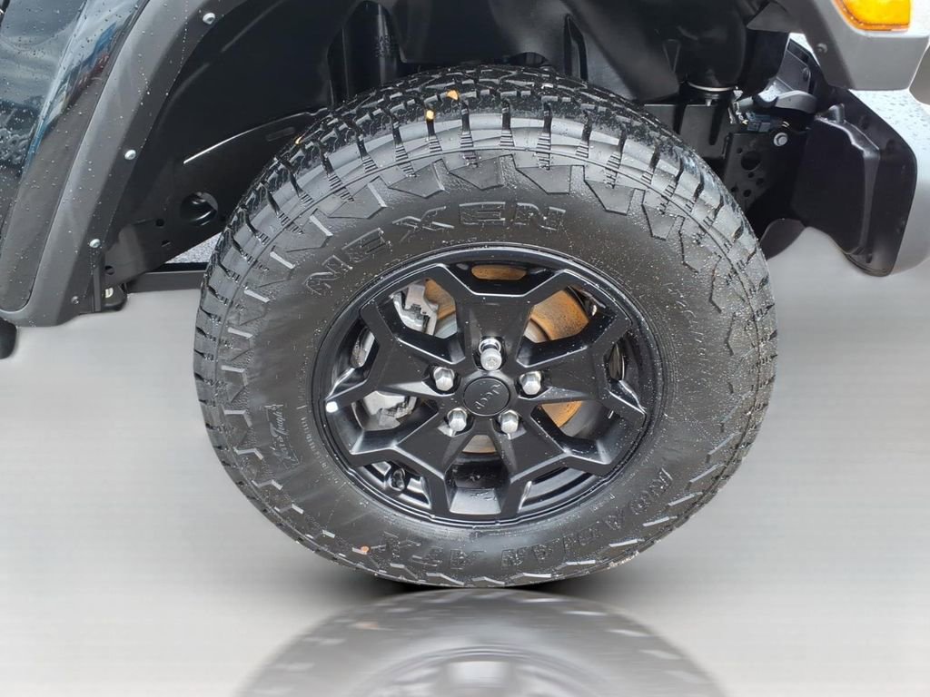 Used 2022 Jeep Gladiator Sport image 9