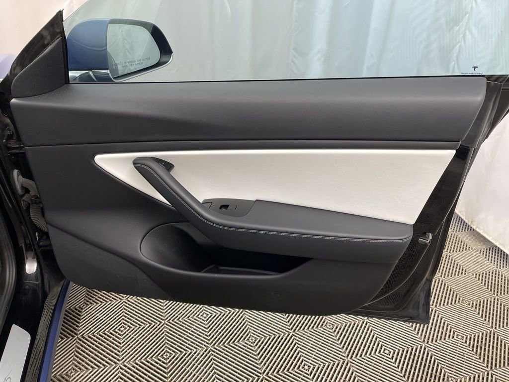 Used 2018 Tesla Model 3 Long Range image 28