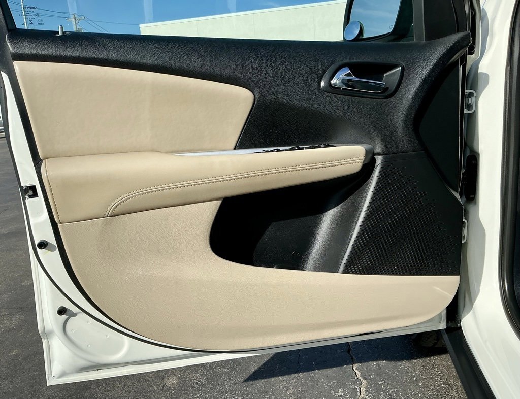 Used 2020 Dodge Journey SE image 42