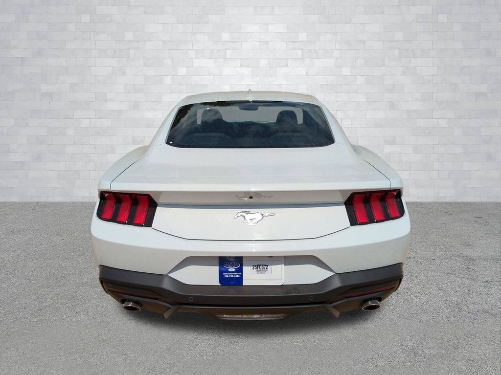 Used 2025 Ford Mustang Coupe RWD image 6