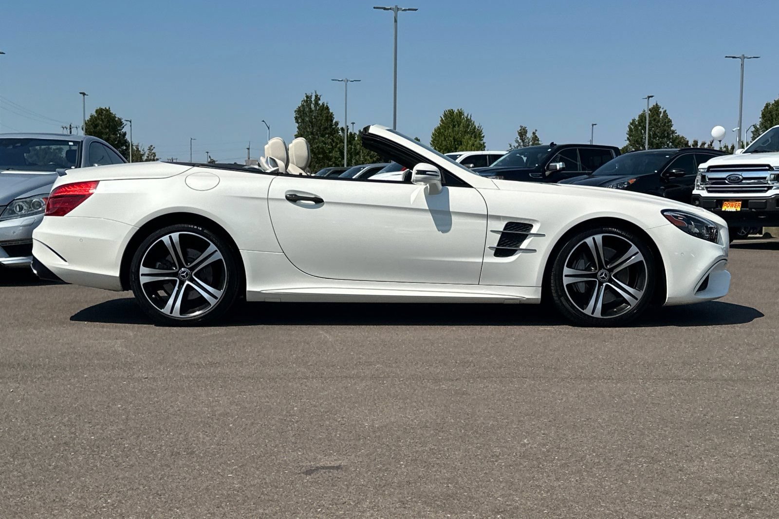 Used 2017 Mercedes-Benz SL 450 image 4