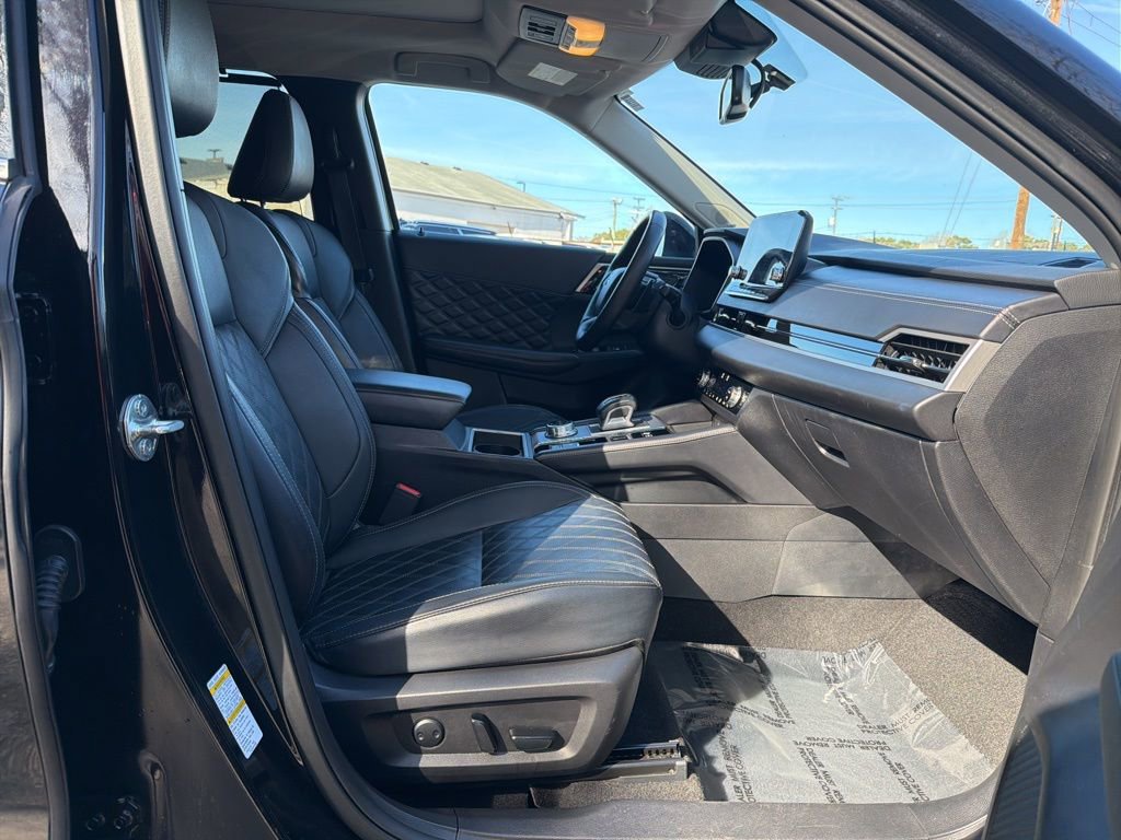 Used 2024 Mitsubishi Outlander 4WD Plug-In Hybrid image 33