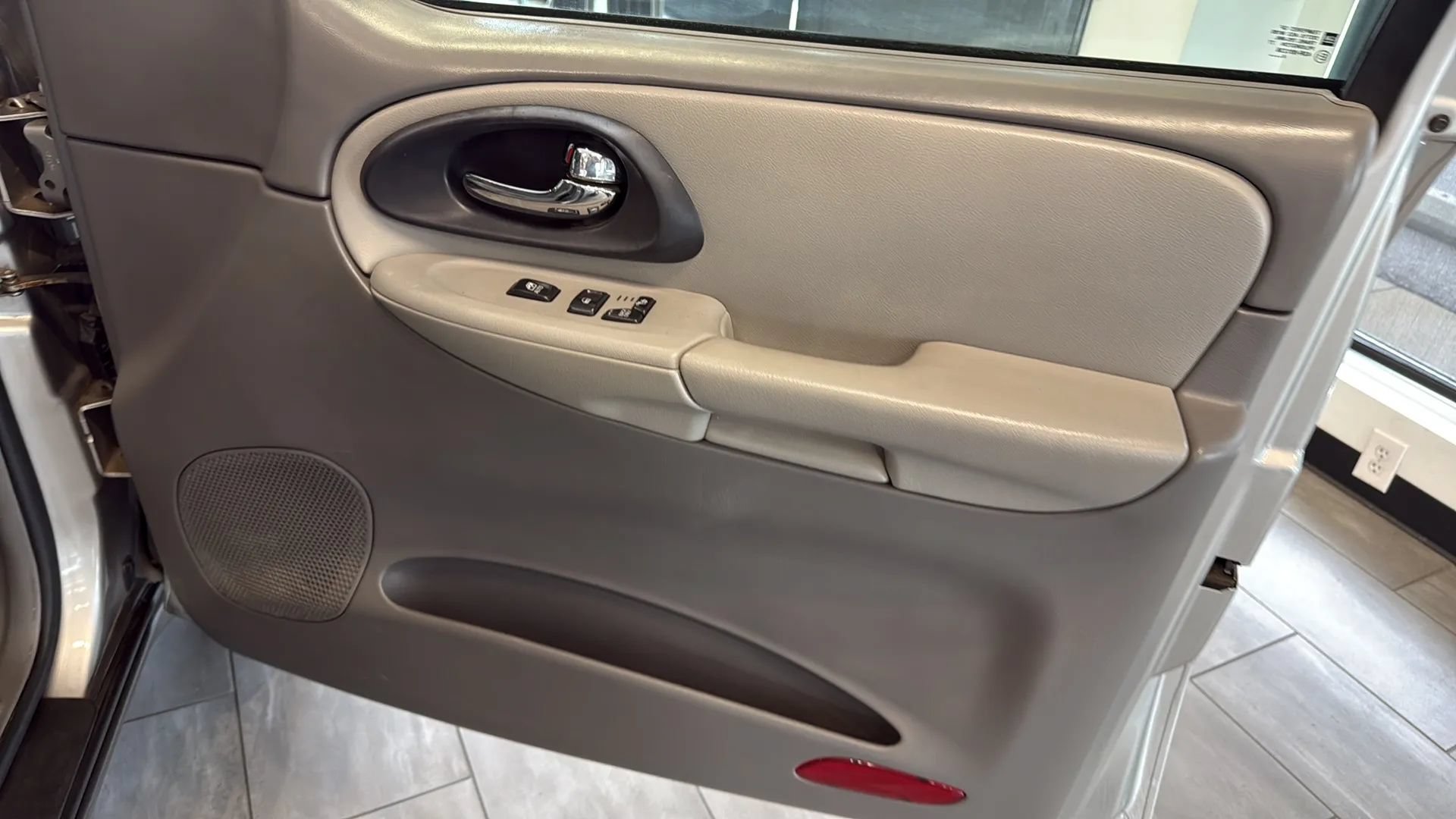 Used 2005 Chevrolet TrailBlazer LT RWD image 36