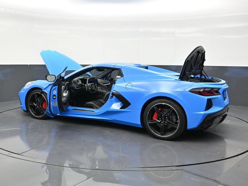 Used 2025 Chevrolet Corvette Stingray Preferred Conv w/ 2LT RWD image 31