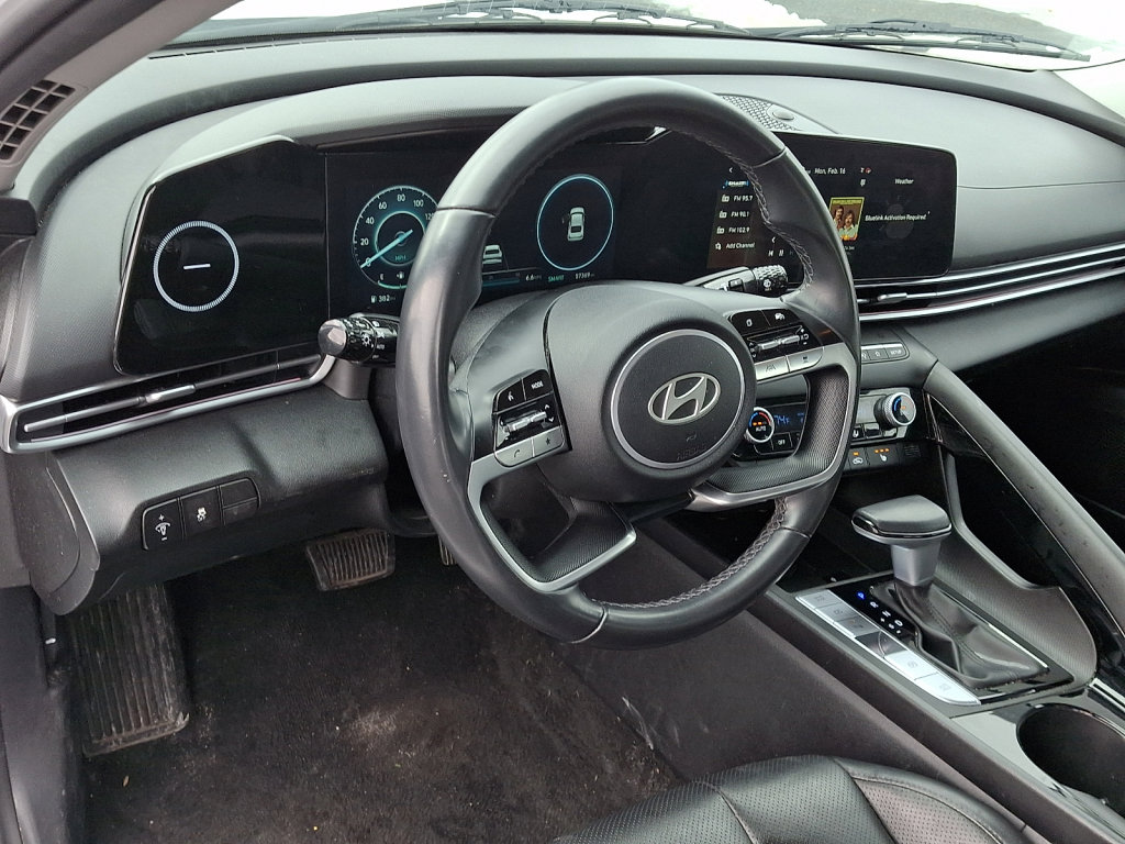 Used 2024 Hyundai Elantra Limited image 25