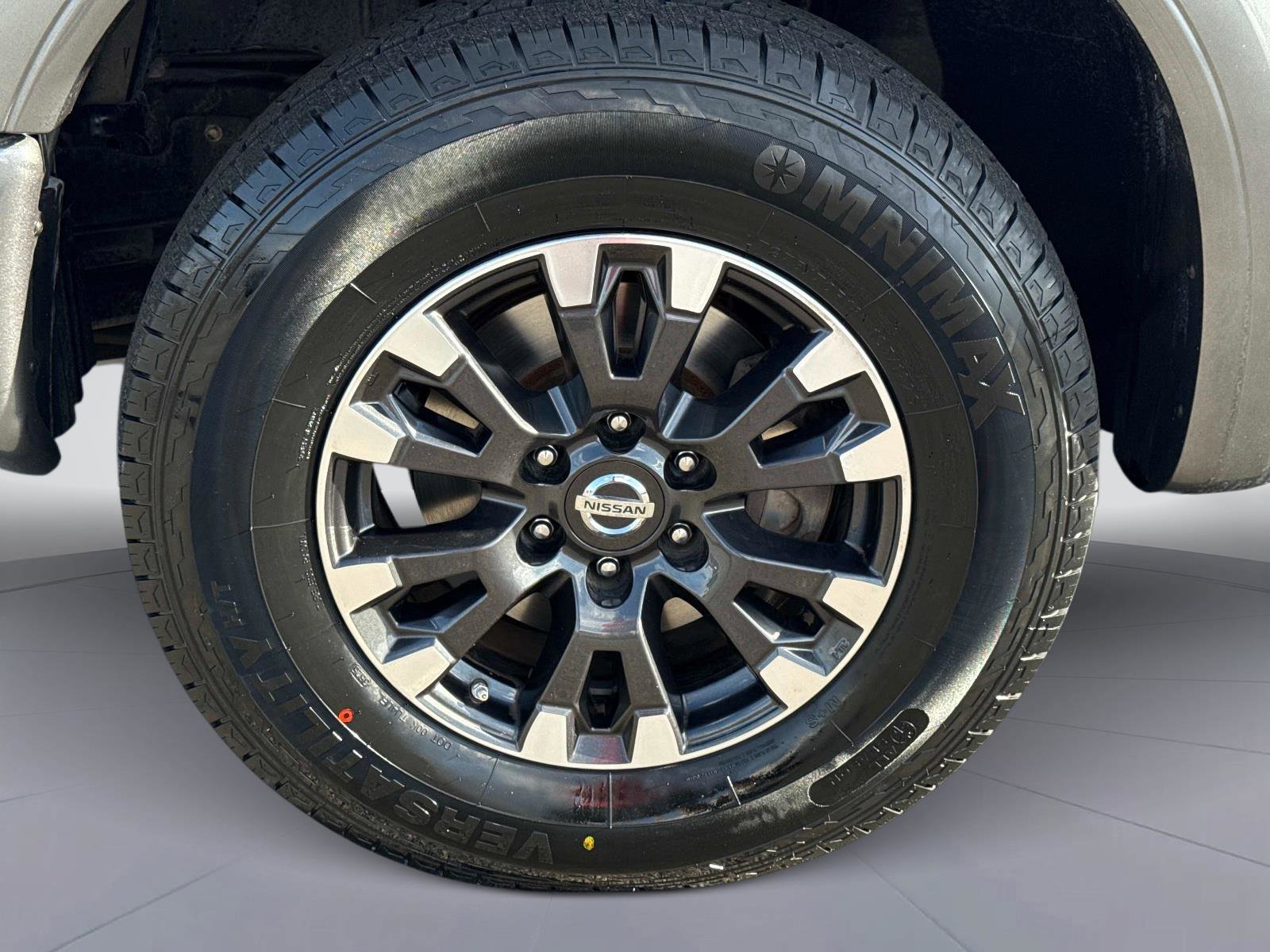 Used 2019 Nissan Titan PRO-4X image 11