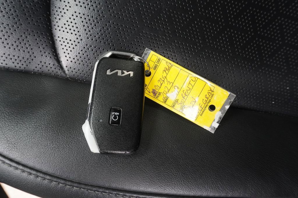 Used 2023 Kia Sorento SX FWD image 44