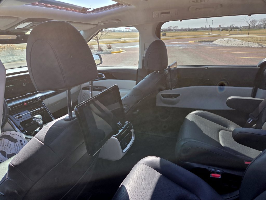 Used 2024 Kia Carnival SX Prestige FWD image 44
