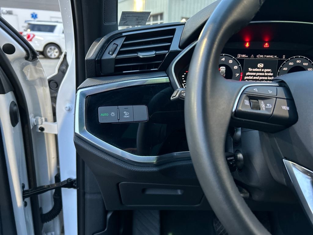 Used 2025 Audi Q3 2.0T Premium image 20