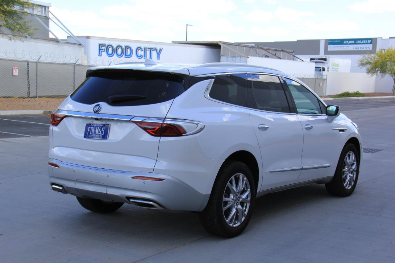 Used 2024 Buick Enclave Essence FWD image 3