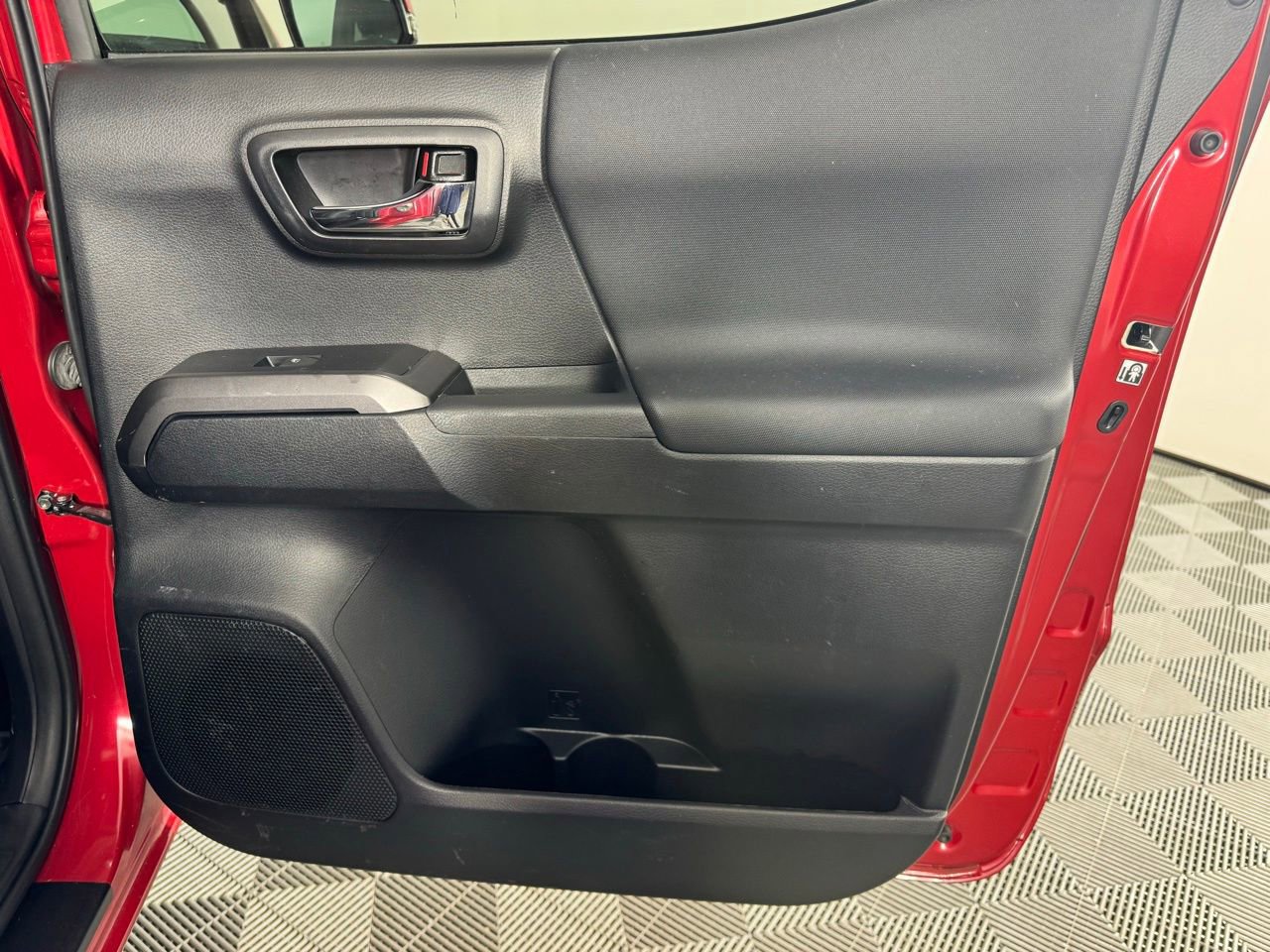 Used 2019 Toyota Tacoma TRD Off-Road AWD/4WD image 27