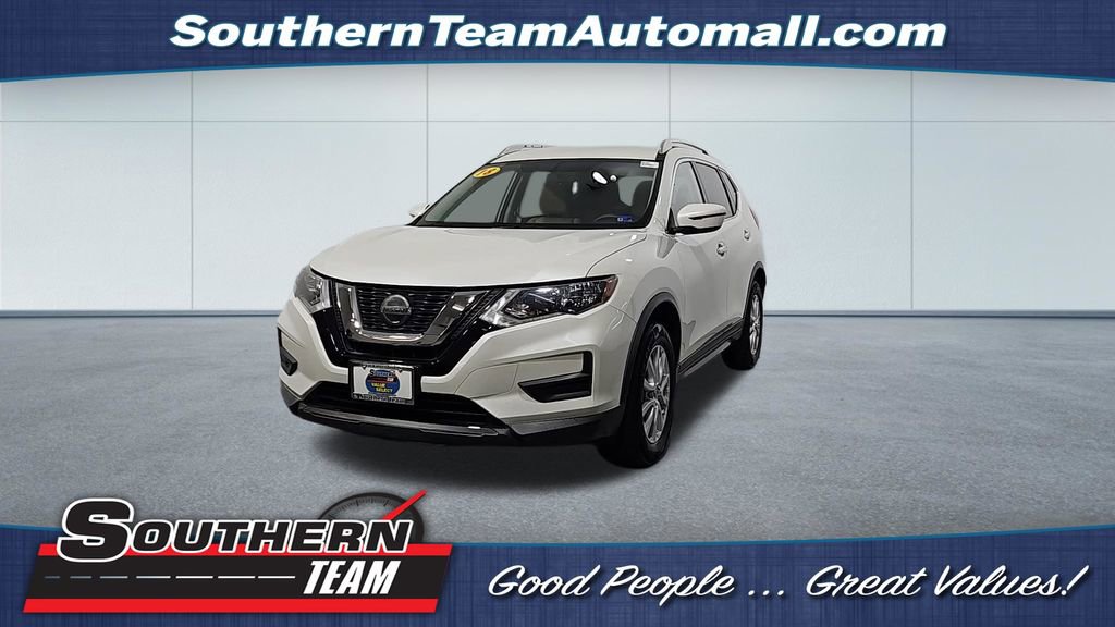 Used 2018 Nissan Rogue SV image 1