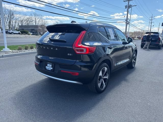 Certified 2025 Volvo XC40 B5 Plus AWD/4WD image 5