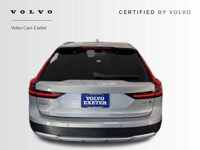 Certified 2024 Volvo V90 B6 Cross Country Plus image 3