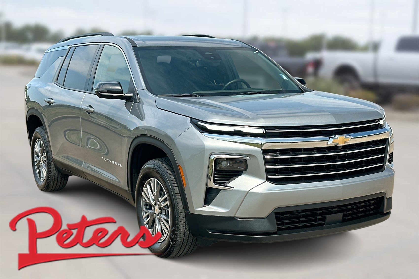 Used 2025 Chevrolet Traverse LT image 1