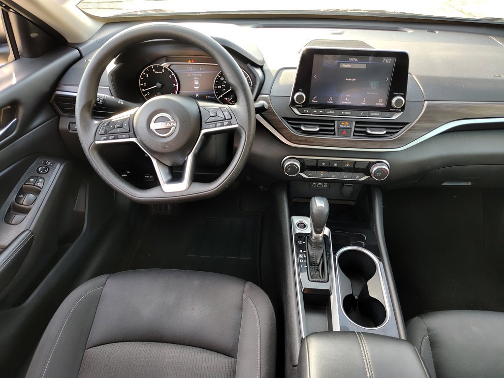 Used 2024 Nissan Altima 2.5 SV FWD image 29