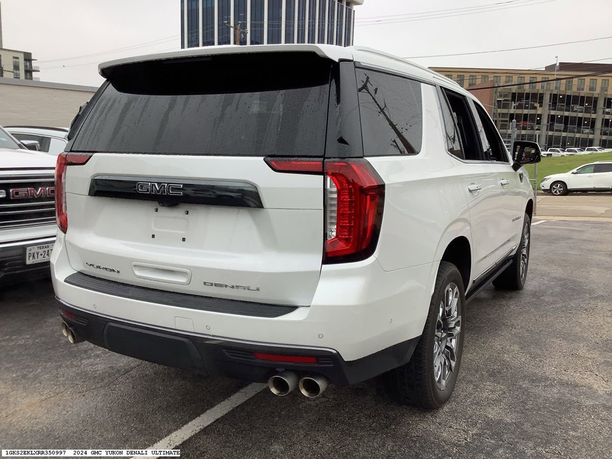 Used 2024 GMC Yukon Denali Ultimate AWD/4WD image 6