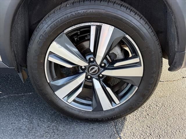 Used 2024 Nissan Rogue SL AWD/4WD image 13