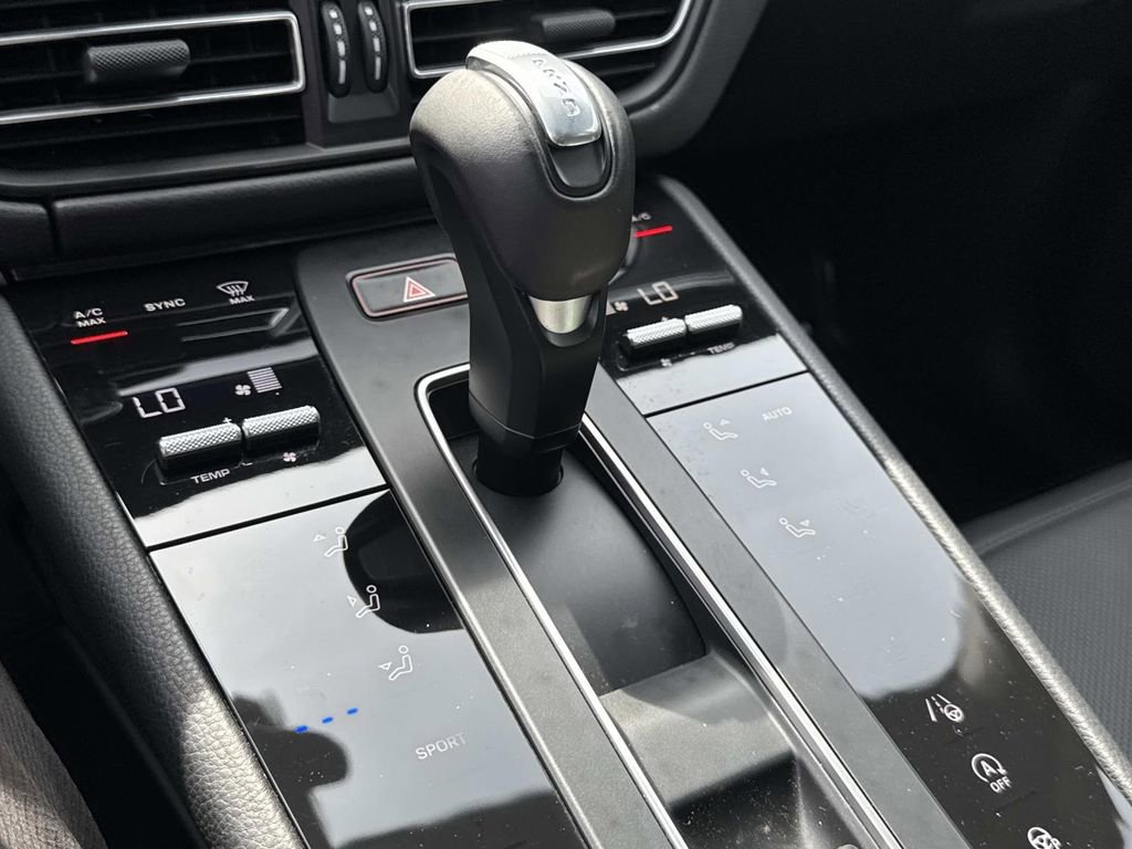 Used 2024 Porsche Macan image 26