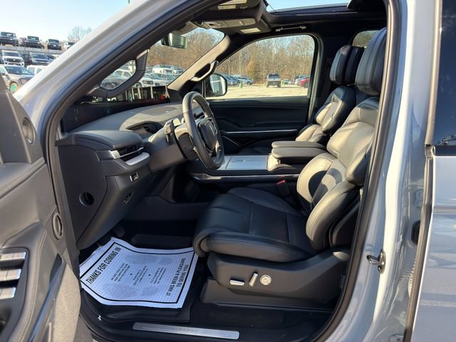 Used 2025 Lincoln Navigator Reserve w/ Jet Appearance Package image 21